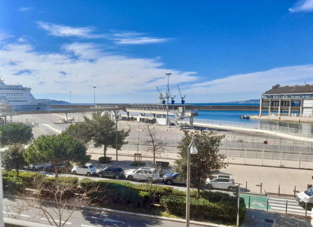 Spacieux Et Lumineux Appartement Vue Mer Joliette Marseille Luaran gambar
